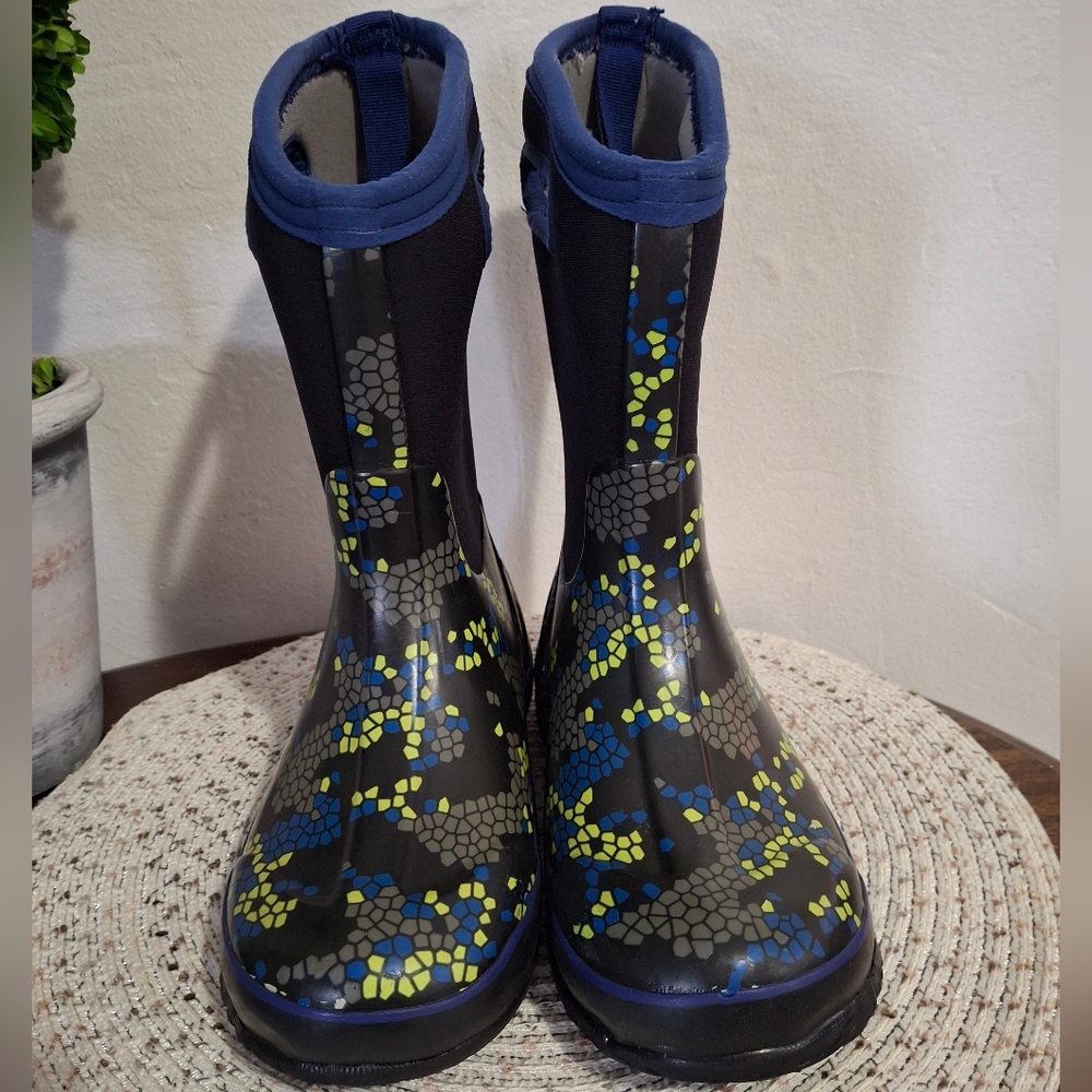 Bogs Kids' Black and Blue Rain Boots Size 3. - Picture 2 of 7